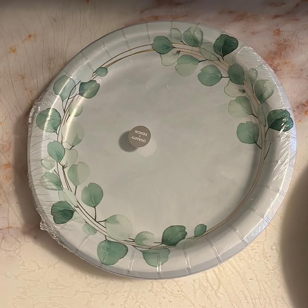 Eucalyptus Plates (20 Count)